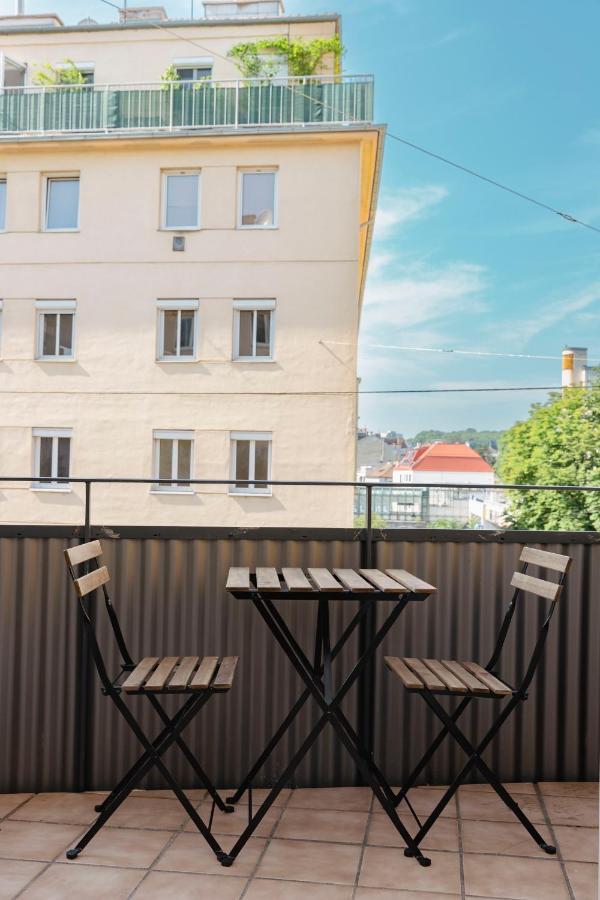 Beautiful 2-Bedroom Apartment Near Schoenbrunn Вена Экстерьер фото